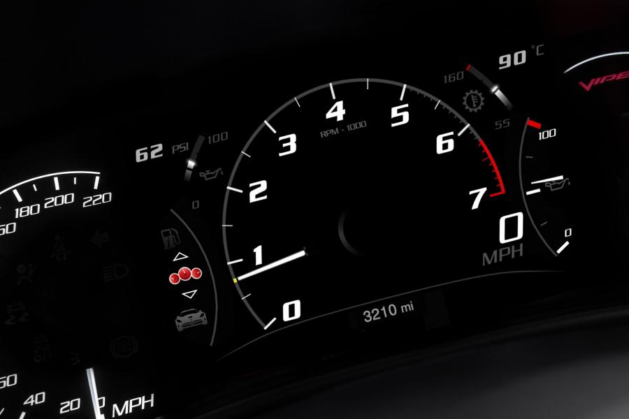  Dodge Viper SRT GTS 2012 года  (фото 31 из 60)